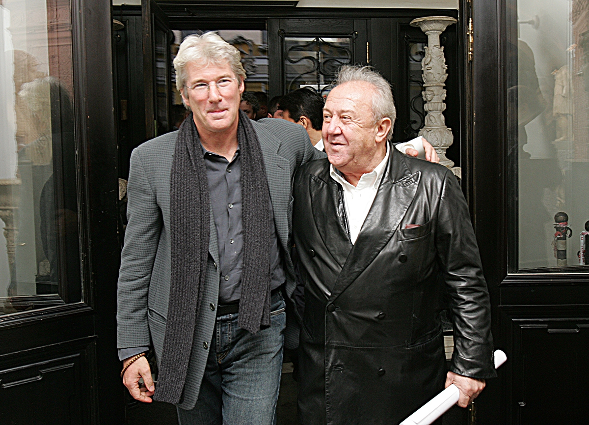 With Richard Gere in the gallery on Prechistenka street, Moscow. 2003